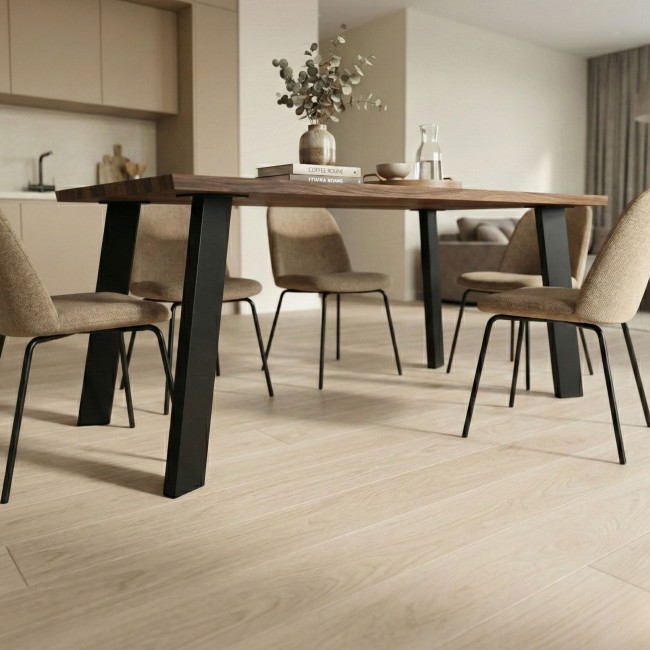 Pieds de table en fer légèrement inclinés, style élégant et moderne